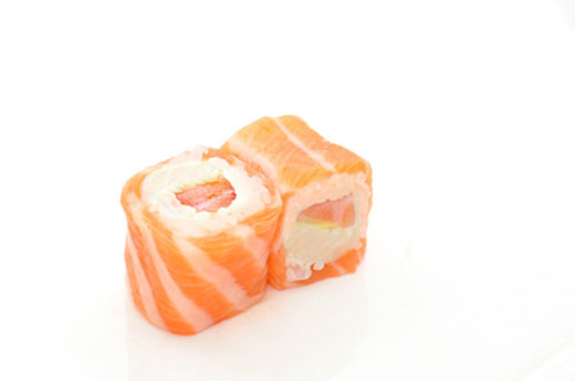 803.Maki royal saumon cheese